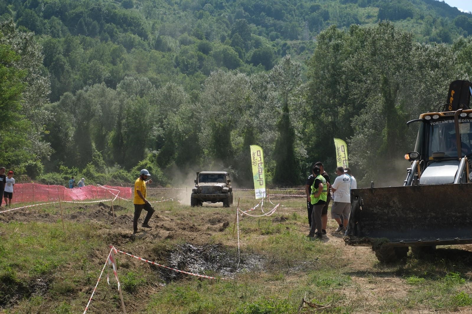 Çamur ve adrenalin Yenice’de buluştu: Off-Road tutkunları nefes kesti