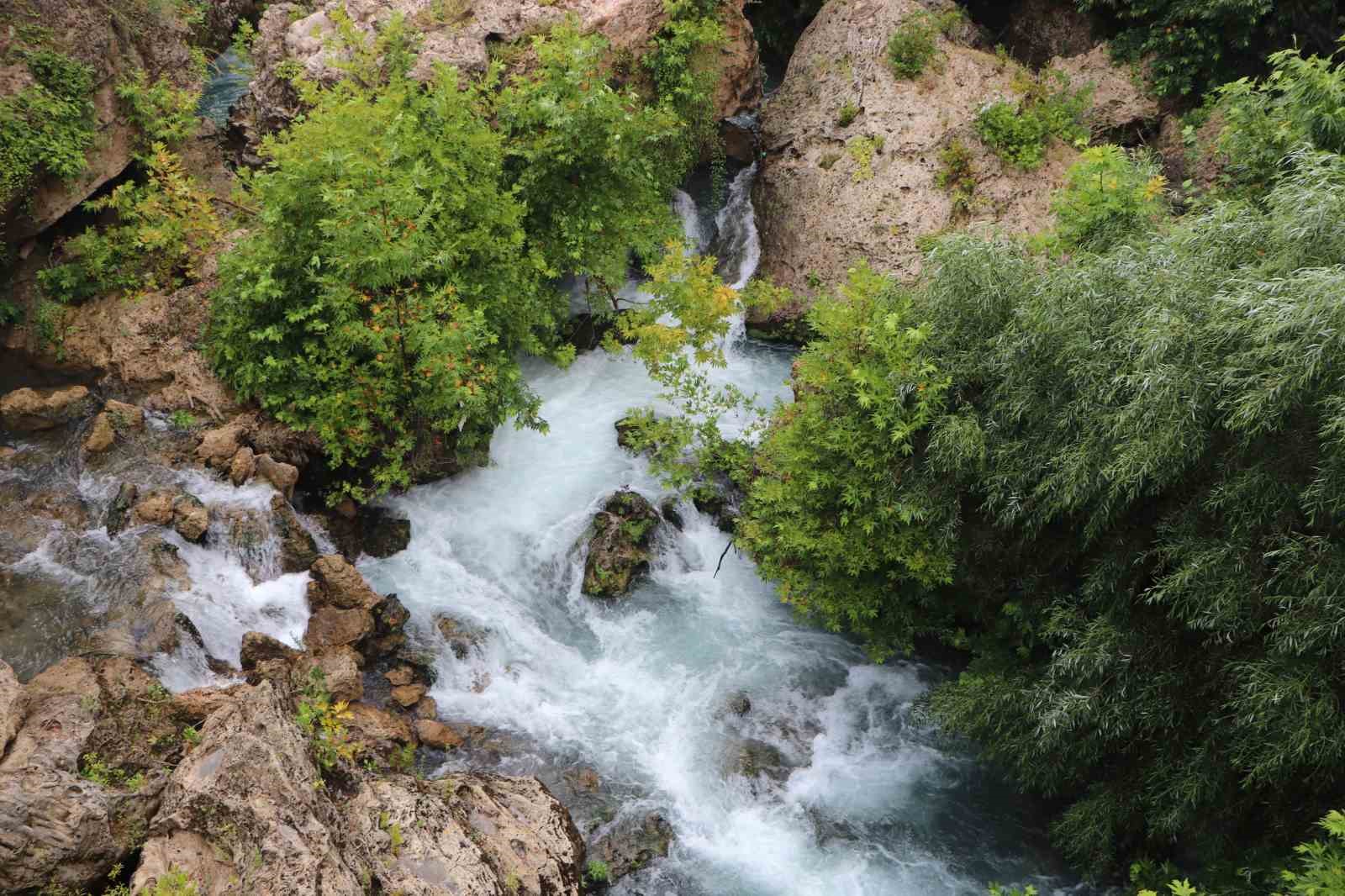 Yerköprü Şelalesi ziyaretçilerin uğrak noktası oldu