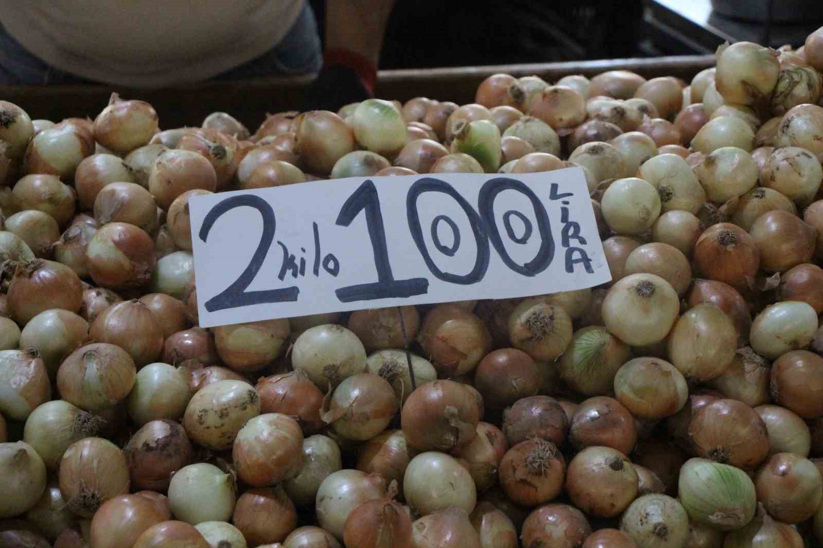 Aşırı yağışlar, soğanın dengesini bozdu