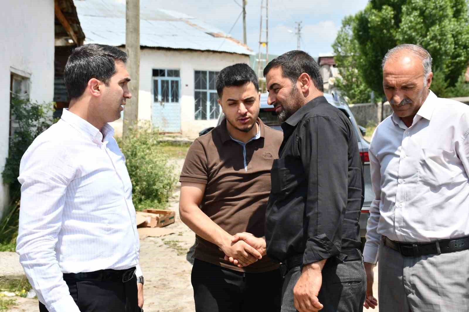 AK Parti Sarıkamış teşkilatı köylerde vatandaşlarla buluştu