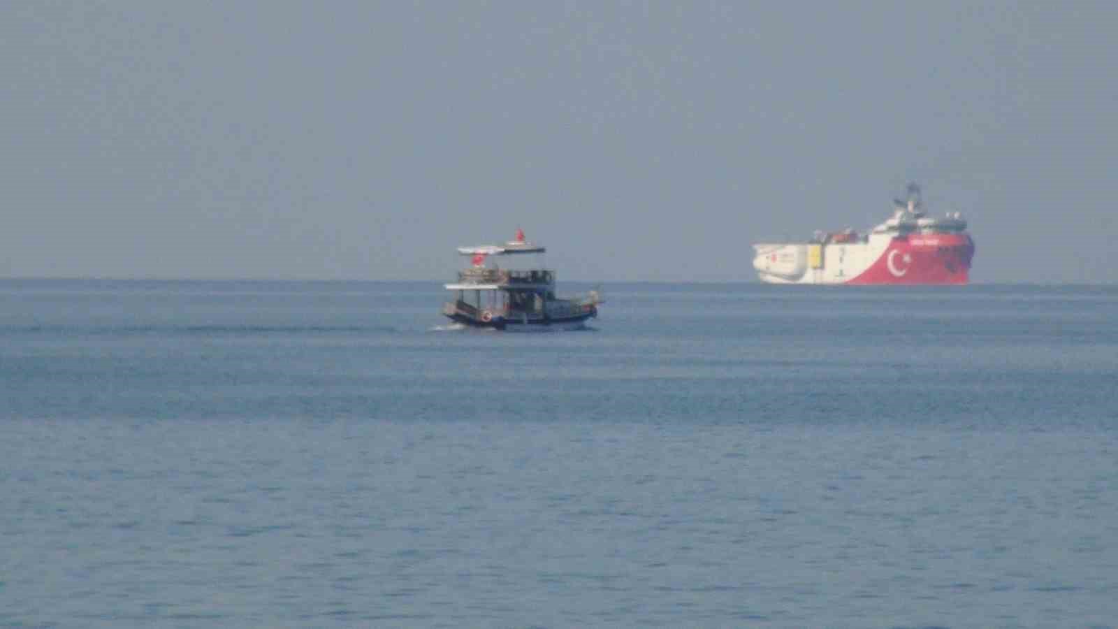 Oruç Reis Sismik Araştırma Gemisi Mersin Taşucu açıklarına demirledi