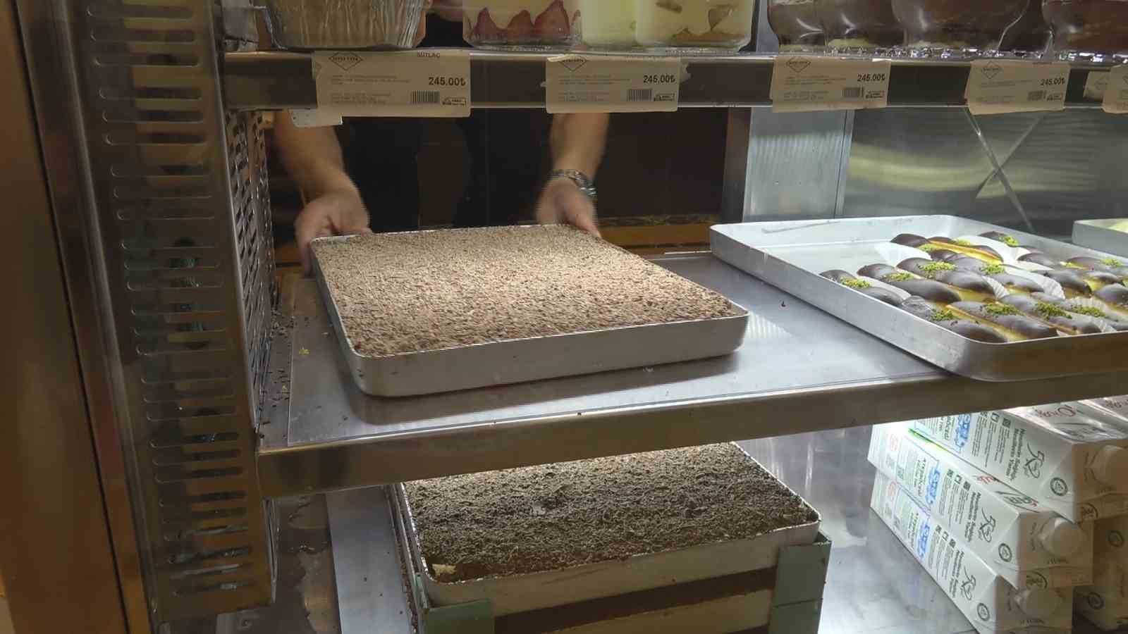 Diyarbakır’ın kavurucu sıcağında serinleten lezzet: Soğuk baklava, yaz aylarında vatandaşların vazgeçilmezi oldu