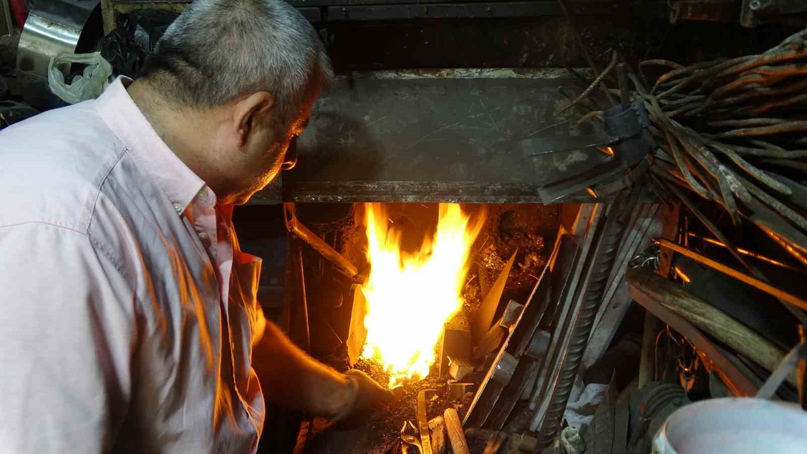 Bin derecelik ateşte 29 yıllık mesai