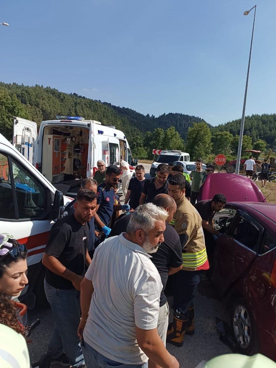 Yayladağı’nda trafik kazası:6 yaralı