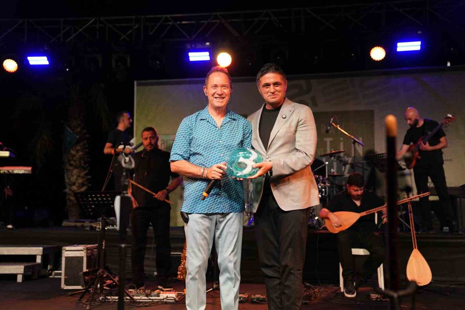 Aliağa Sanat Günleri, Şakran Zeytin ve Deniz Festivali ile başladı