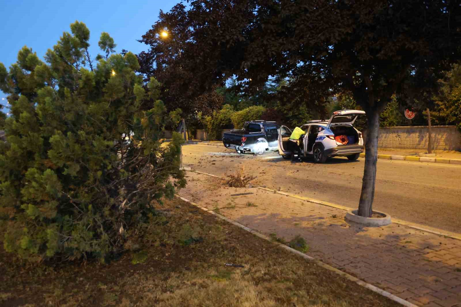 Alkollü ve ehliyetsiz sürücü duvara çarparak durabildi: 1 yaralı