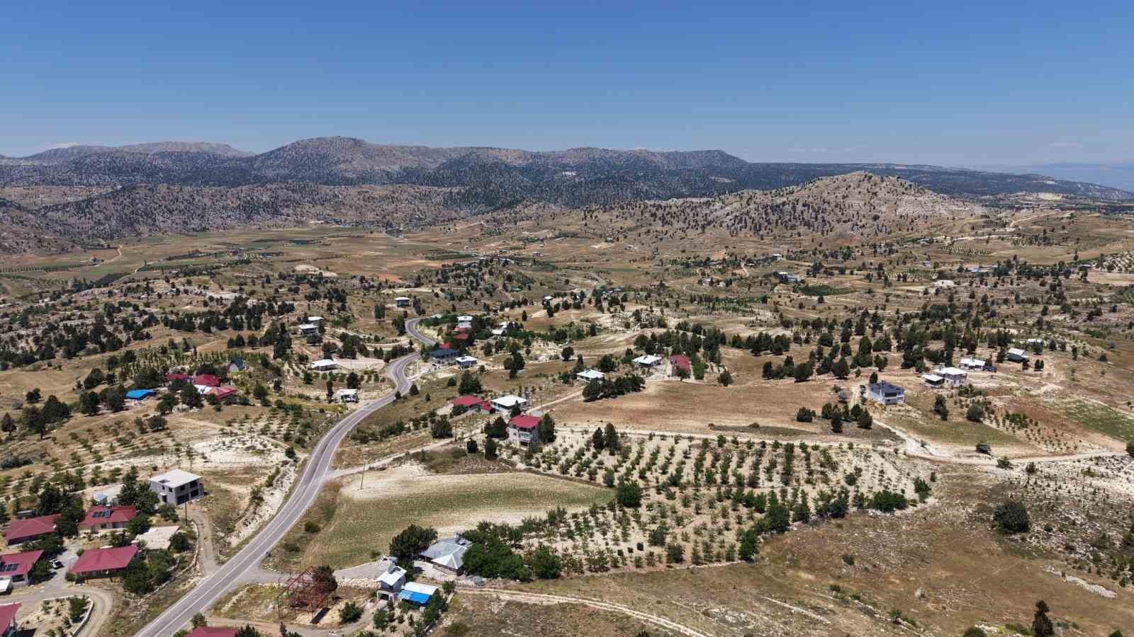 Anamur yaylaları yaz sıcaklarından kaçanların gözdesi oldu