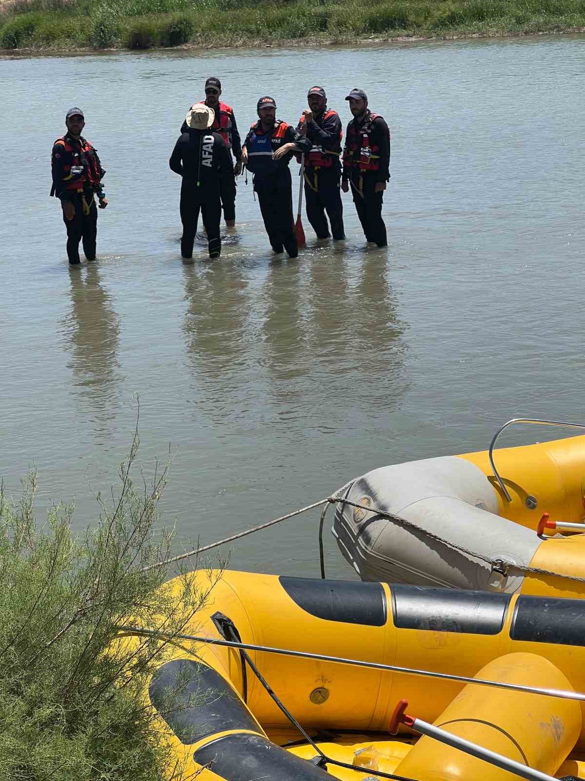 Çaya düşerek kaybolan küçük çocuğun cansız bedenine ulaşıldı
