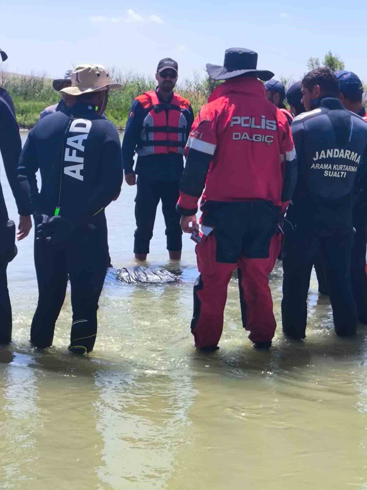 Çaya düşerek kaybolan küçük çocuğun cansız bedenine ulaşıldı