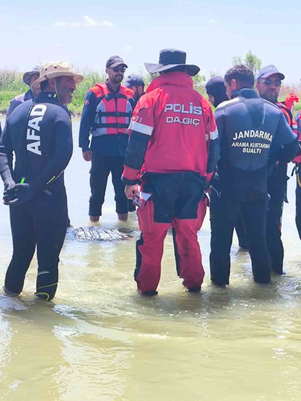 Çaya düşerek kaybolan küçük çocuğun cansız bedenine ulaşıldı