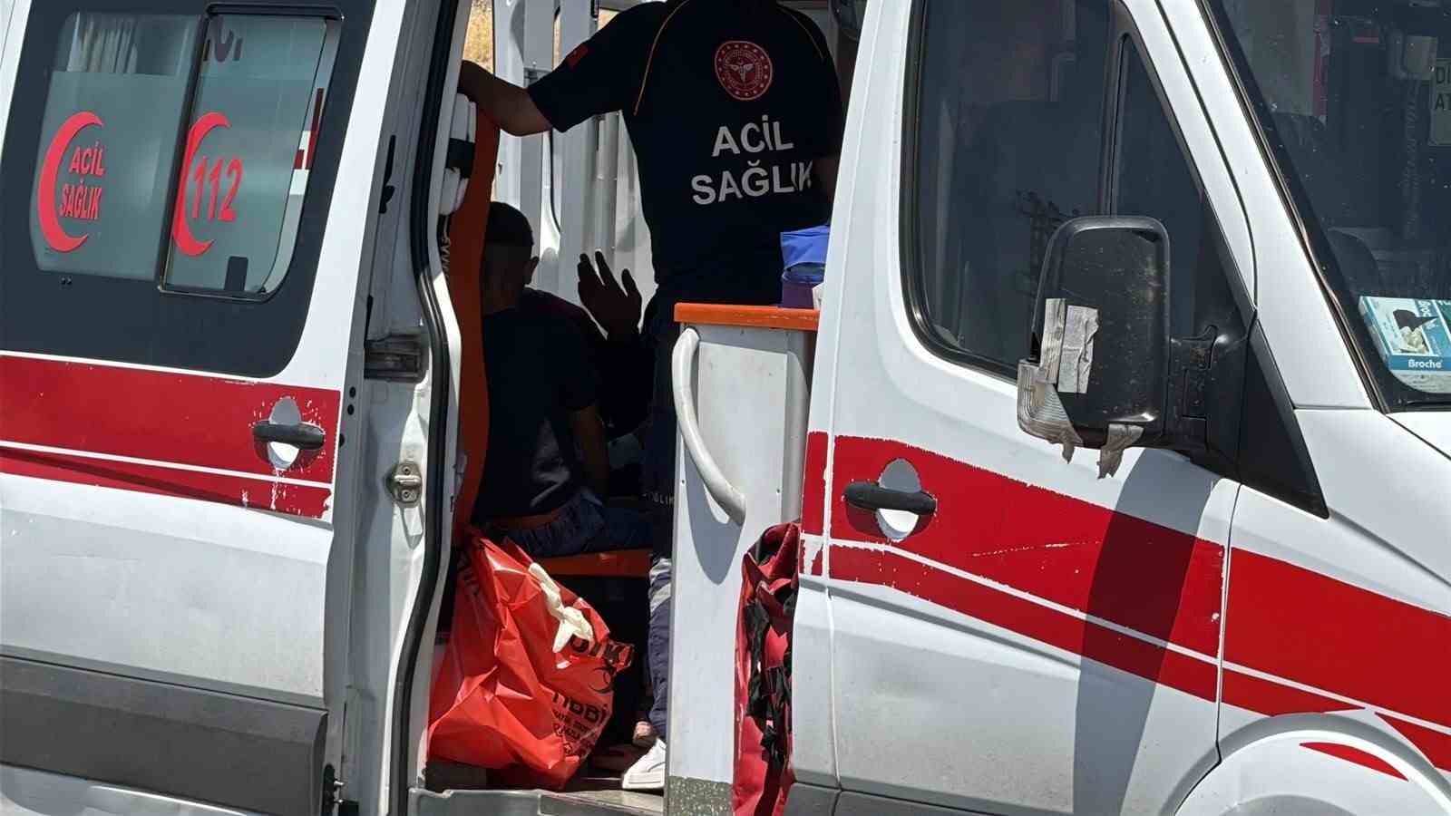 Diyarbakır’da engellileri taşıyan minibüs kaza yaptı: 19 yaralı
