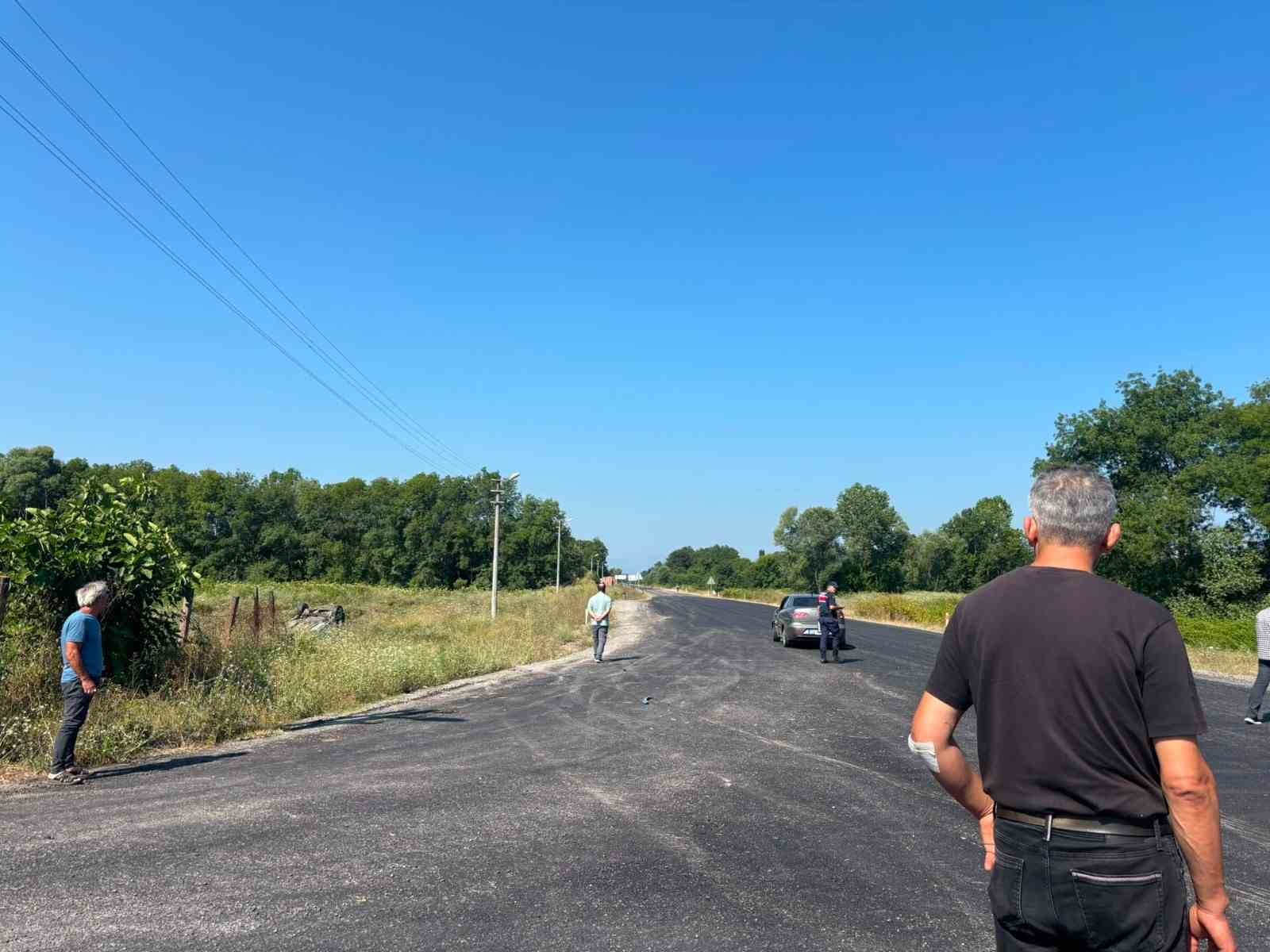 "Kavşak hatası" kazaya neden oldu: Takla atan otomobil araziye uçtu