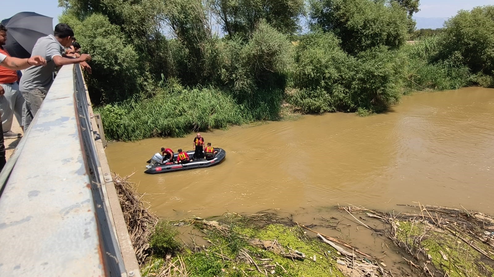 Büyük Menderes’te ekipler Eda ve Şahin’i arıyor