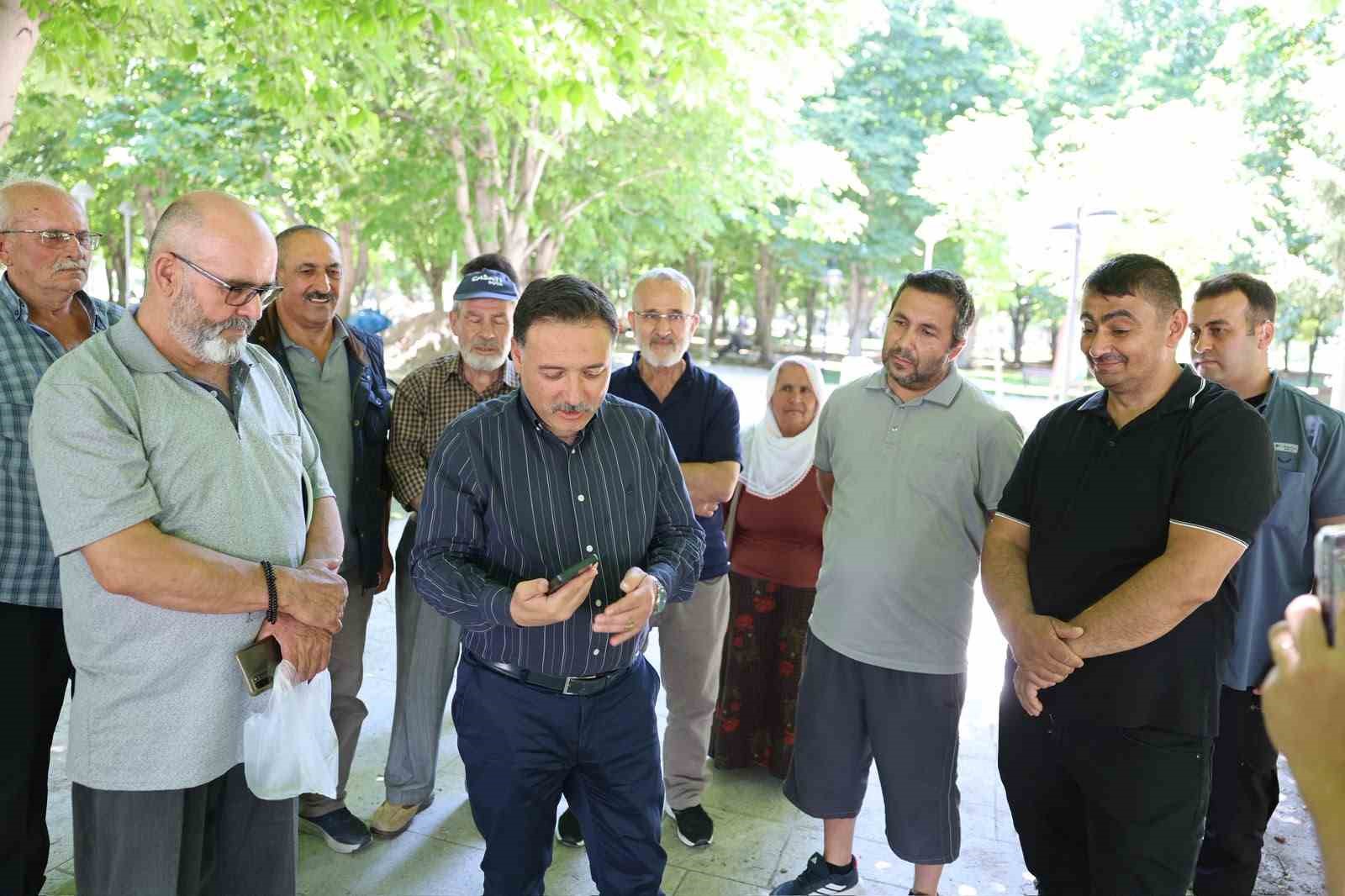 Vali Çiçek vatandaşlarla bir araya geldi