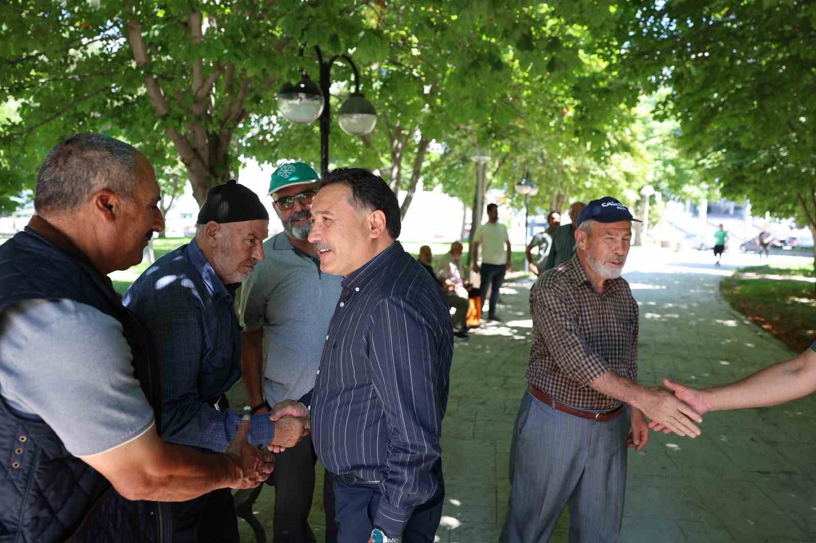 Vali Çiçek vatandaşlarla bir araya geldi