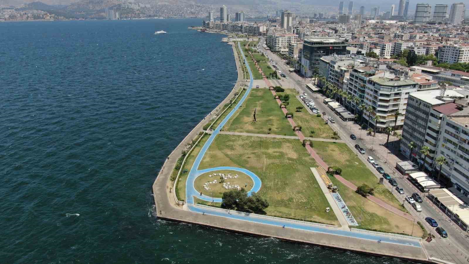 İzmir Kordon’da ’sıcak’ sessizlik