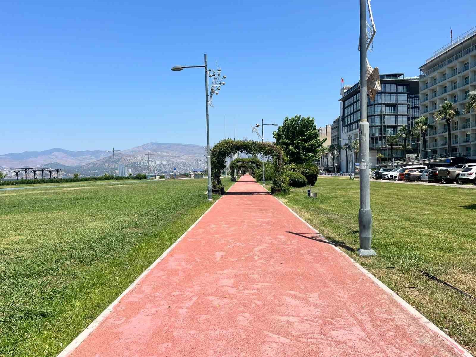 İzmir Kordon’da ’sıcak’ sessizlik