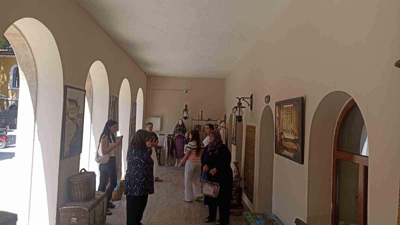 Denizli Büyükşehirden yerli turistlere ücretsiz gezi hamlesi