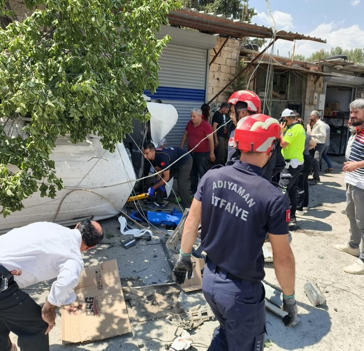 Panelvan şarampole yuvarlandı: 1’i ağır 8 yaralı