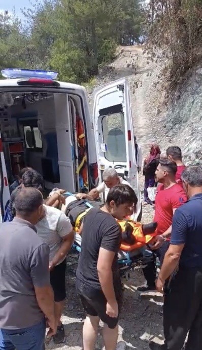 Osmaniye’de içme suyu çalışmasında düşen işçi yaralandı