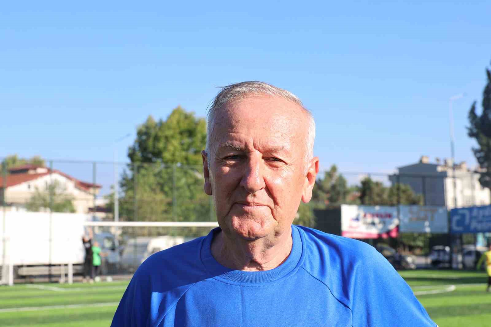Yenilenen zeminde ilk antrenmana hevesle çıktılar