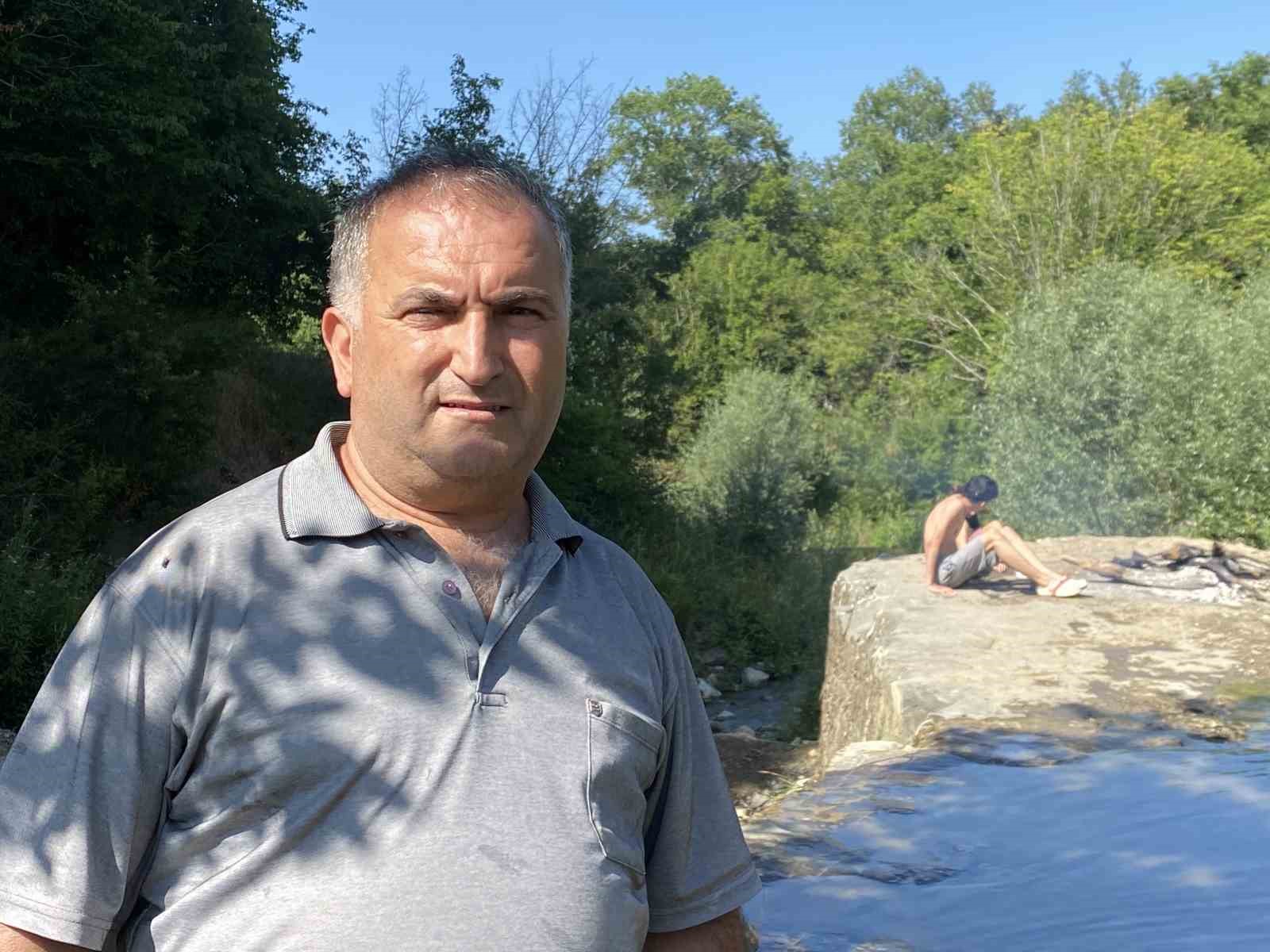 Atayurt Şelalesi doğal güzelliğiyle dikkat çekiyor
