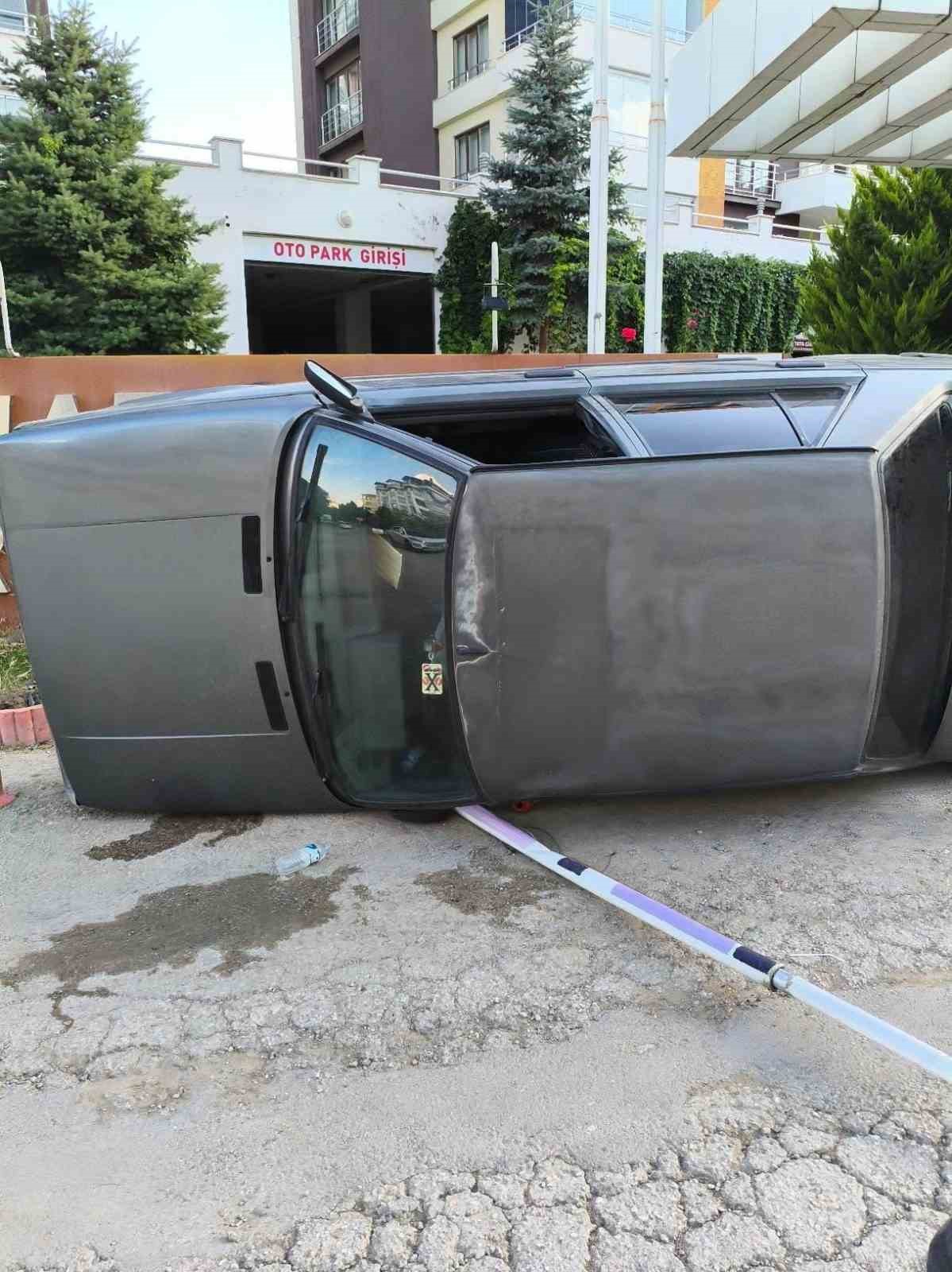 Elazığ’da otomobil yan yattı: 1 yaralı
