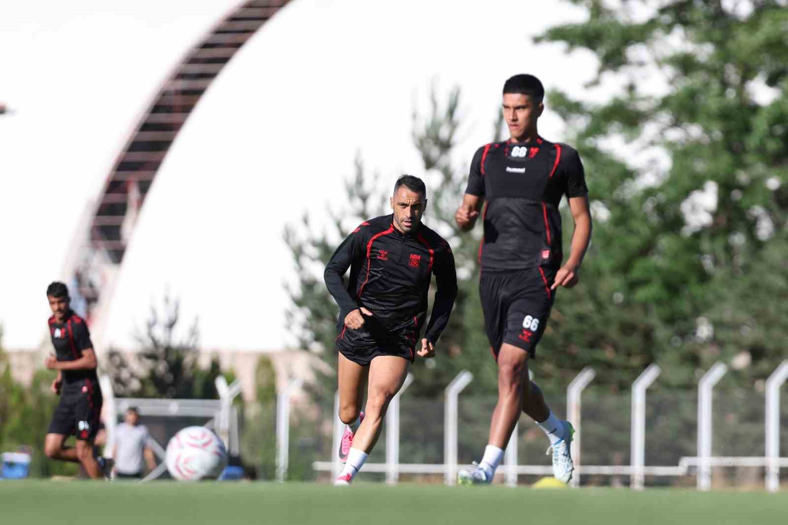 Sivasspor’da yeni sezon hazırlıkları tam gaz