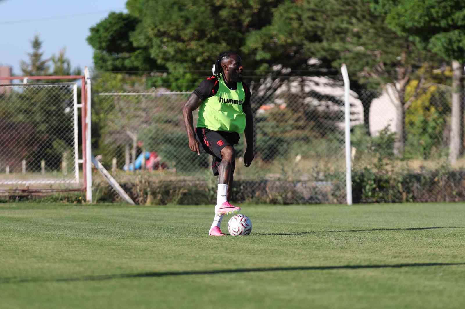Sivasspor’da yeni sezon hazırlıkları tam gaz