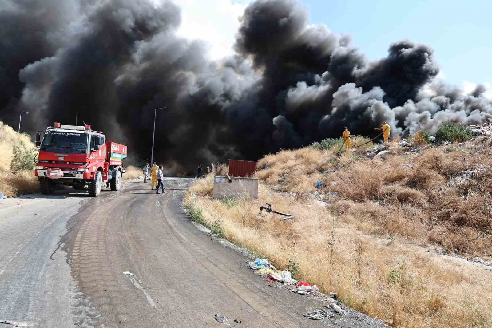 Amasya’da çöp depolama alanında yangın