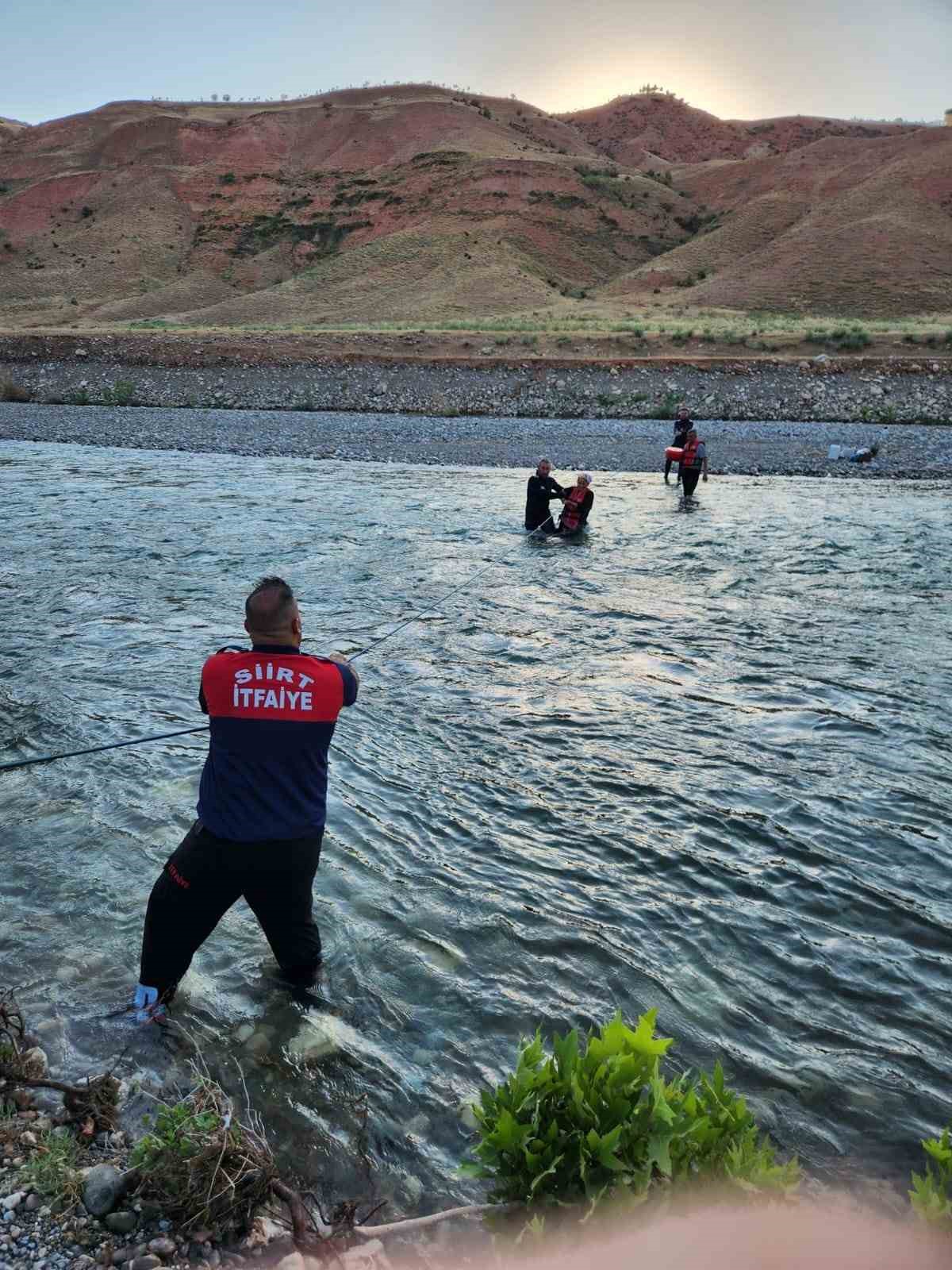 Kezer Çayı’nda mahsur kalan 8 kişi kurtarıldı