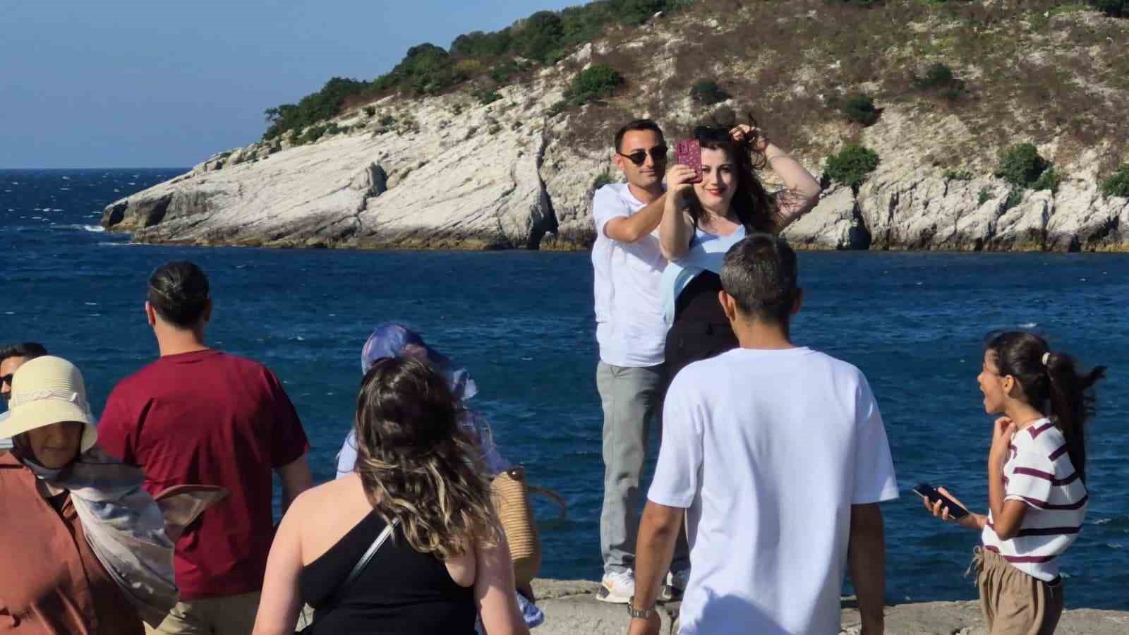 Amasra 3 günde nüfusunun 16 katı ziyaretçiyi ağırladı