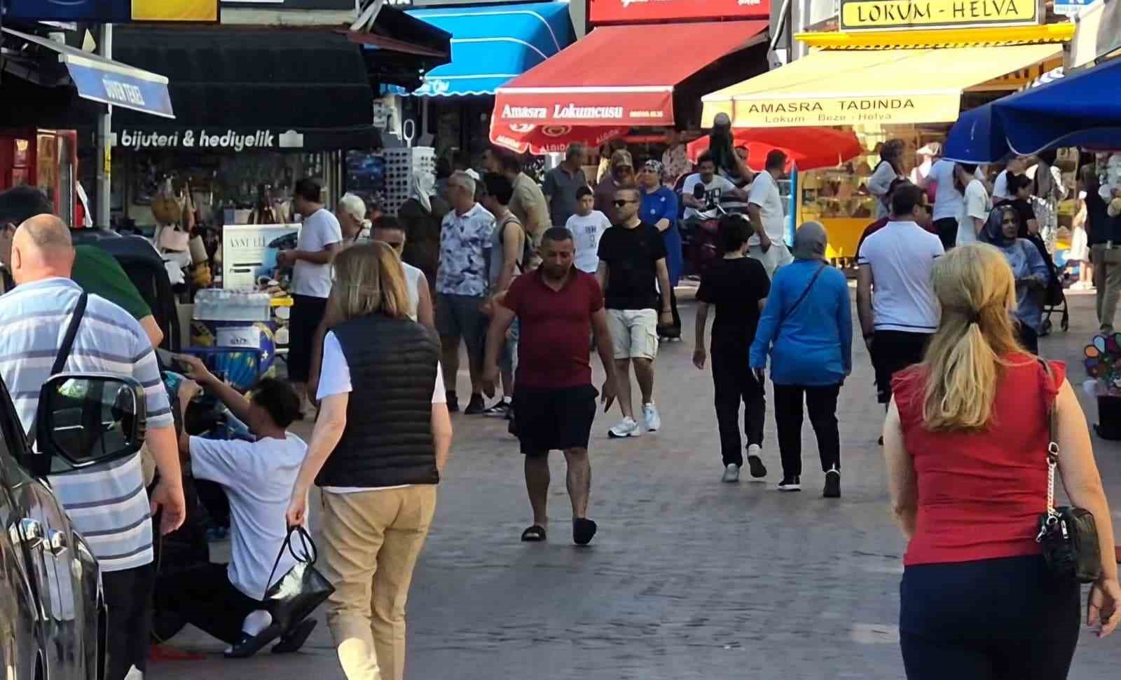 Amasra 3 günde nüfusunun 16 katı ziyaretçiyi ağırladı