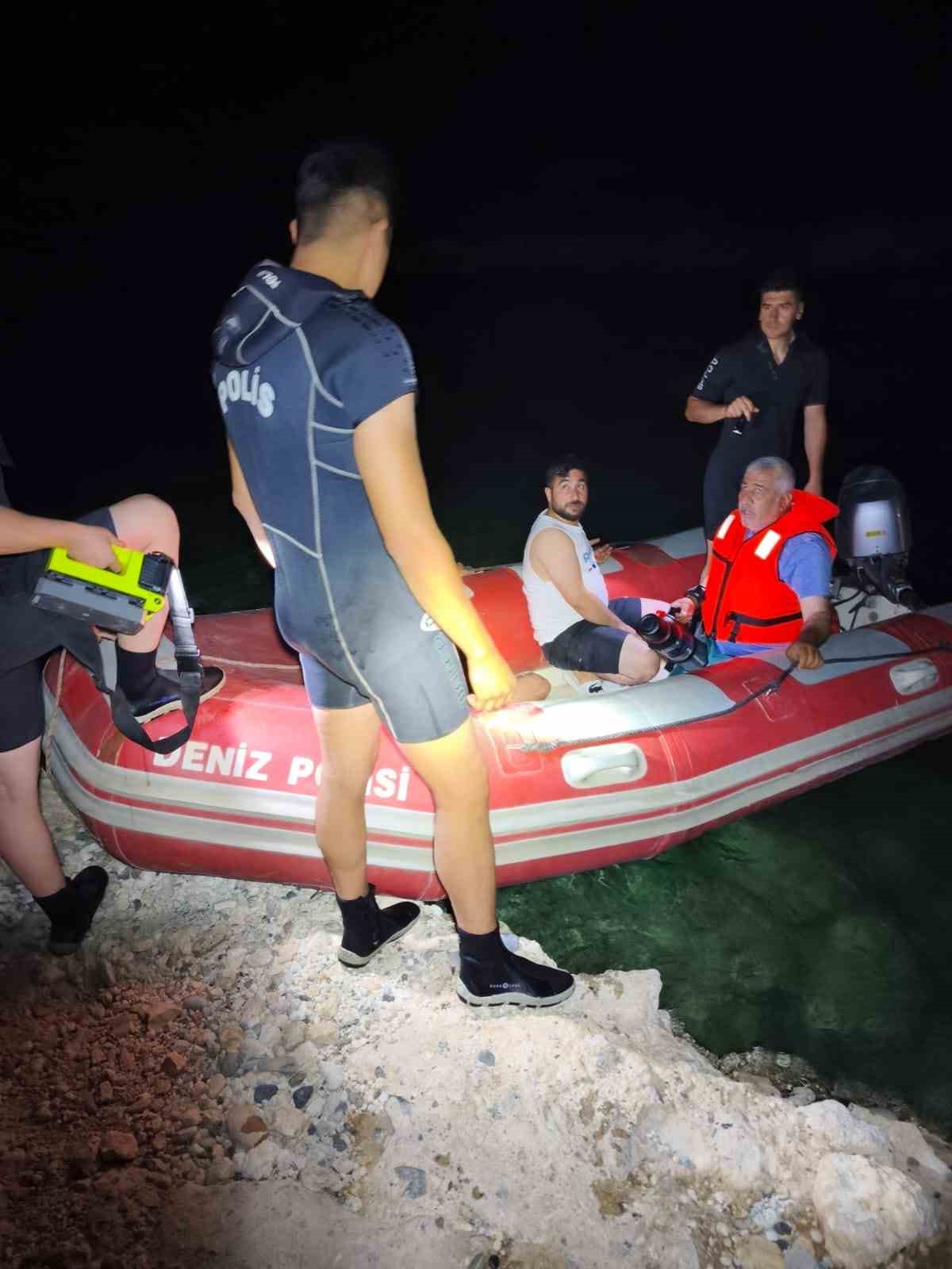 Fırat Nehri’nde su seviyesinin yükselmesi ile mahsur kalan 26 kişi kurtarıldı