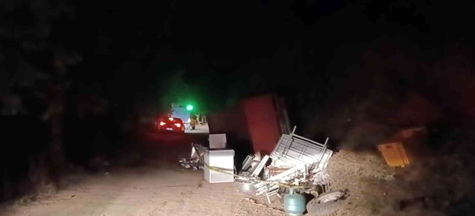 Yayla dönüşünde devrilen kamyonetteki 1 kişi hayatını kaybetti, 1 kişi yaralandı