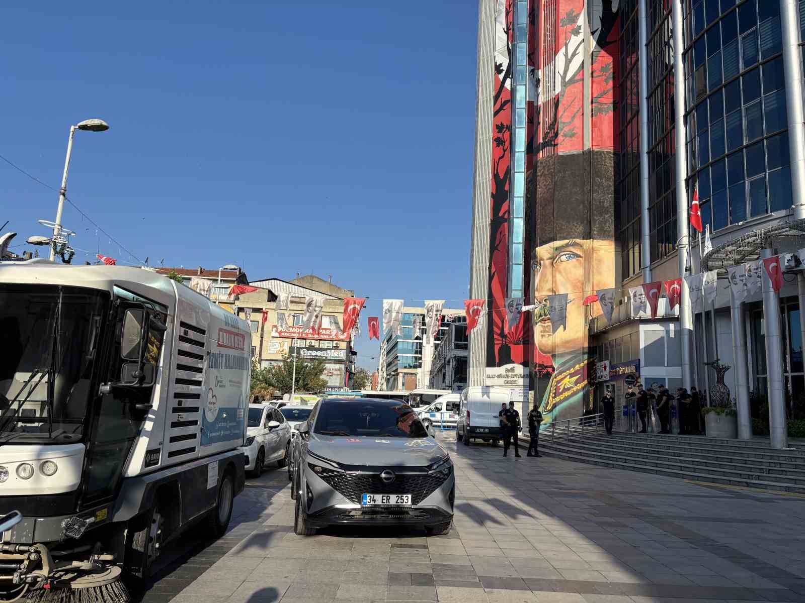 İzmit Belediye Başkanı Hürriyet ve eşi gözaltına alındı