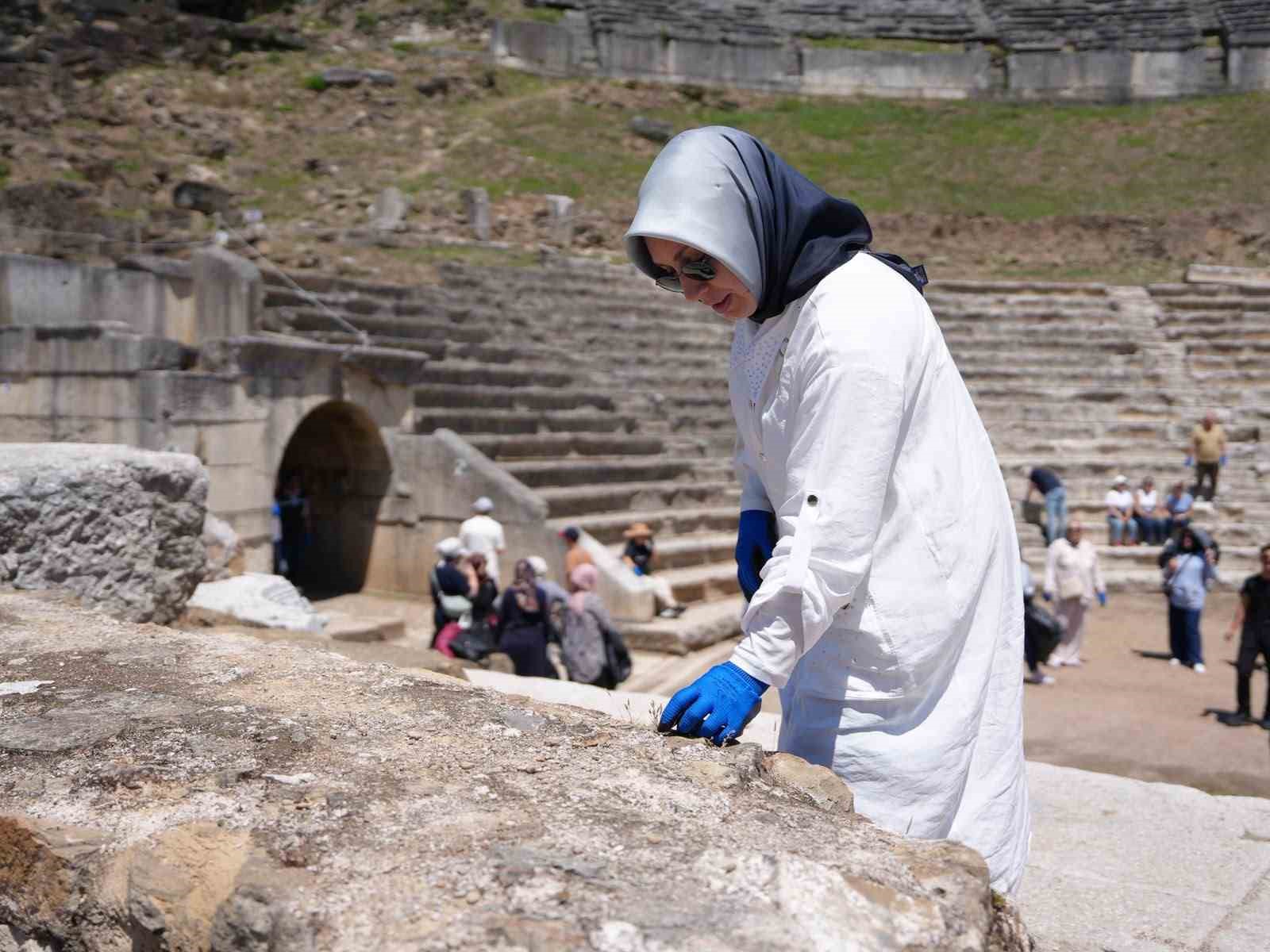 Konuralp Antik Tiyatro restorasyona hazırlanıyor