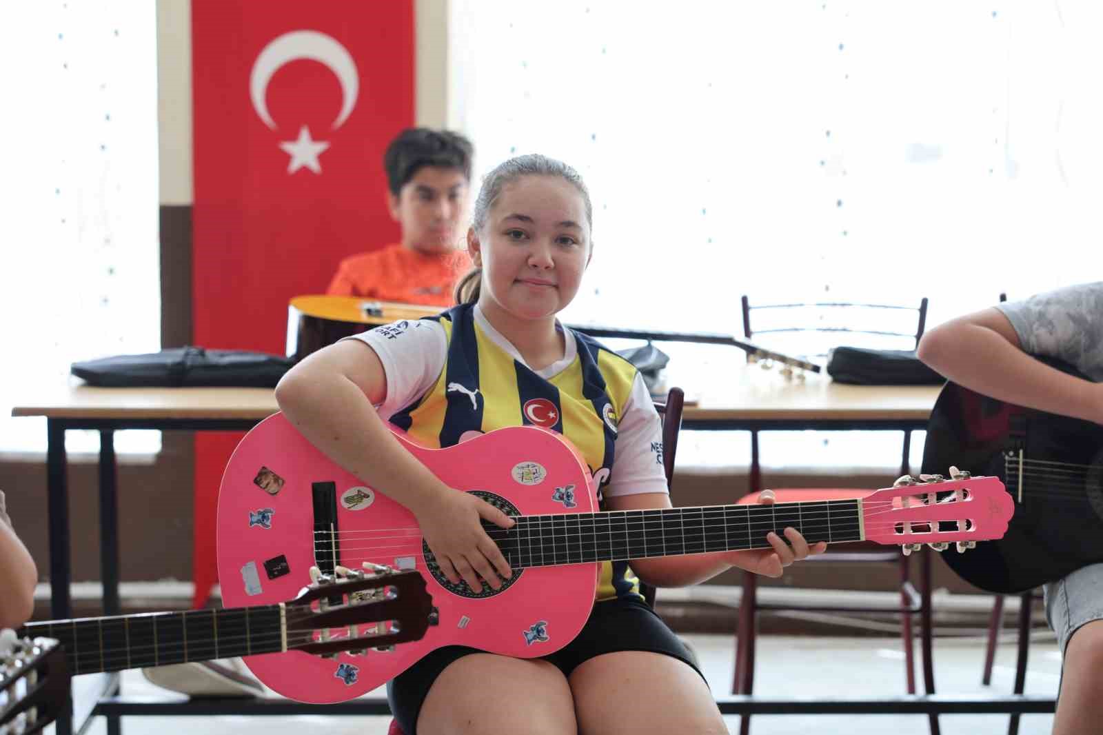 Aydın’da çocuklar sanatla buluşuyor