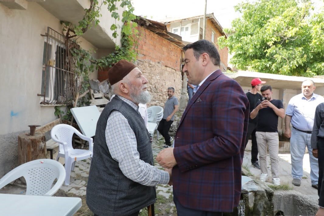 Kütahya Valisi, görev gazisi Mehmet Torun’u evinde ziyaret etti
