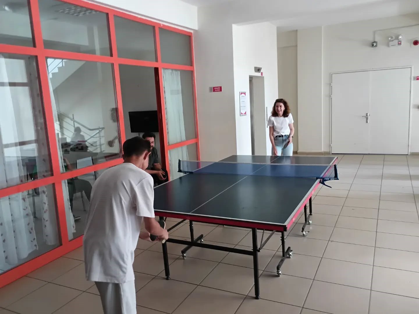 Koruma altındaki gençler masa tenisi turnuvasında buluştu