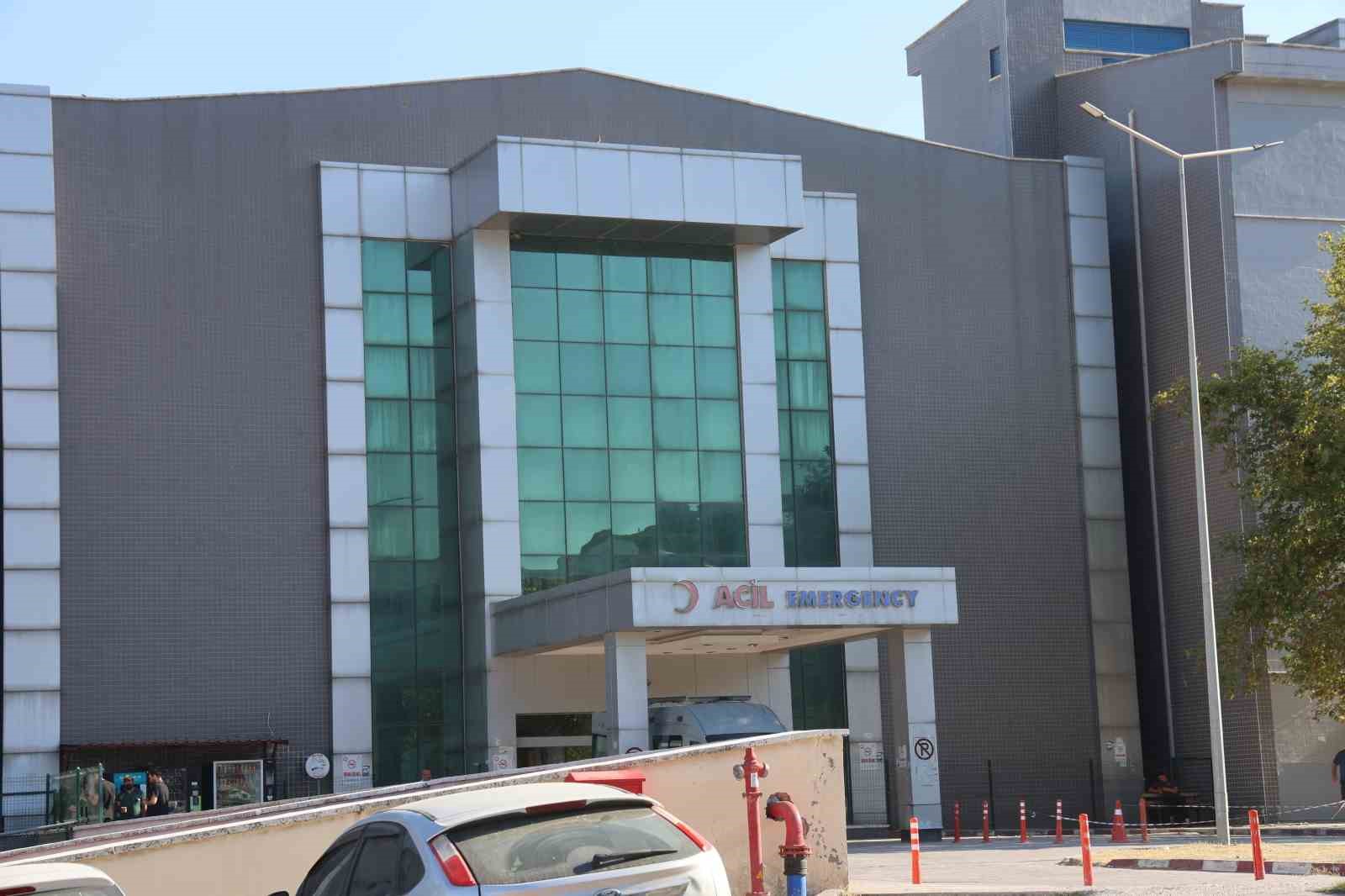 Üniversite hastanesinde yaşanan cenaze karışıklığında aile başka cenazeyi yıkayıp, namazını kılıp defnetti