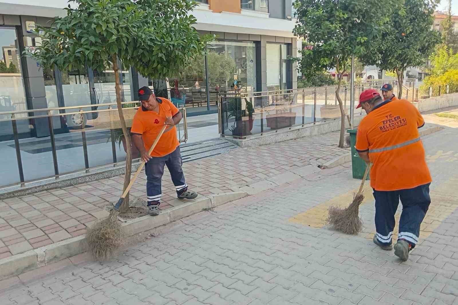 Efeler’de temizlik çalışmaları devam ediyor