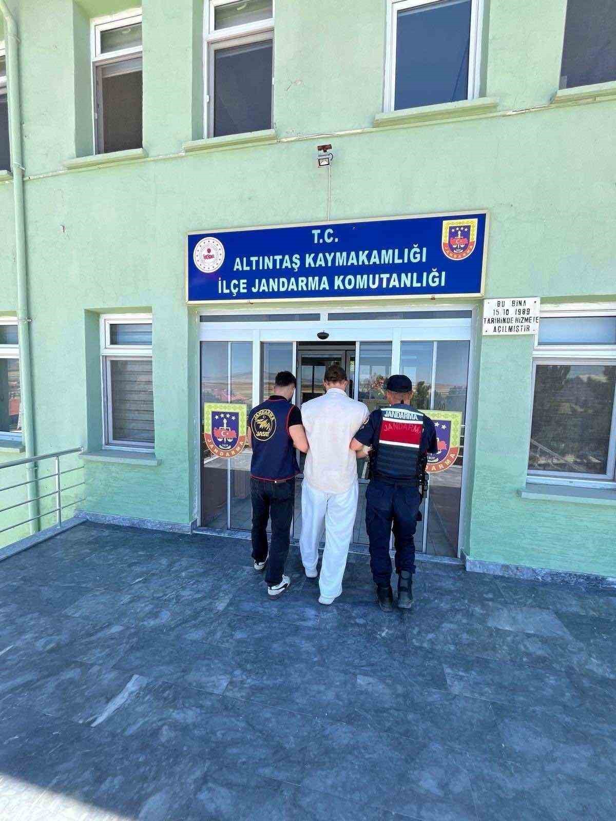 Kütahya’da 10 yıl hapis cezasıyla aranan hükümlü yakalandı