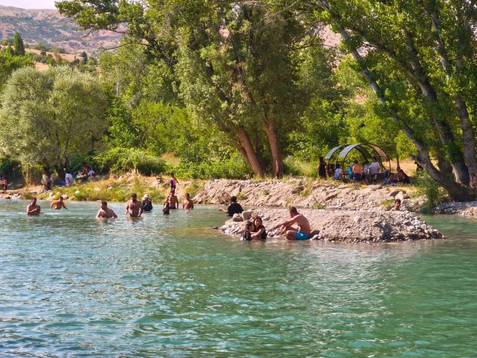 Doğanın içinde ücretsiz tatil: Tağar Çayı ünlü tatil beldelerini aratmıyor