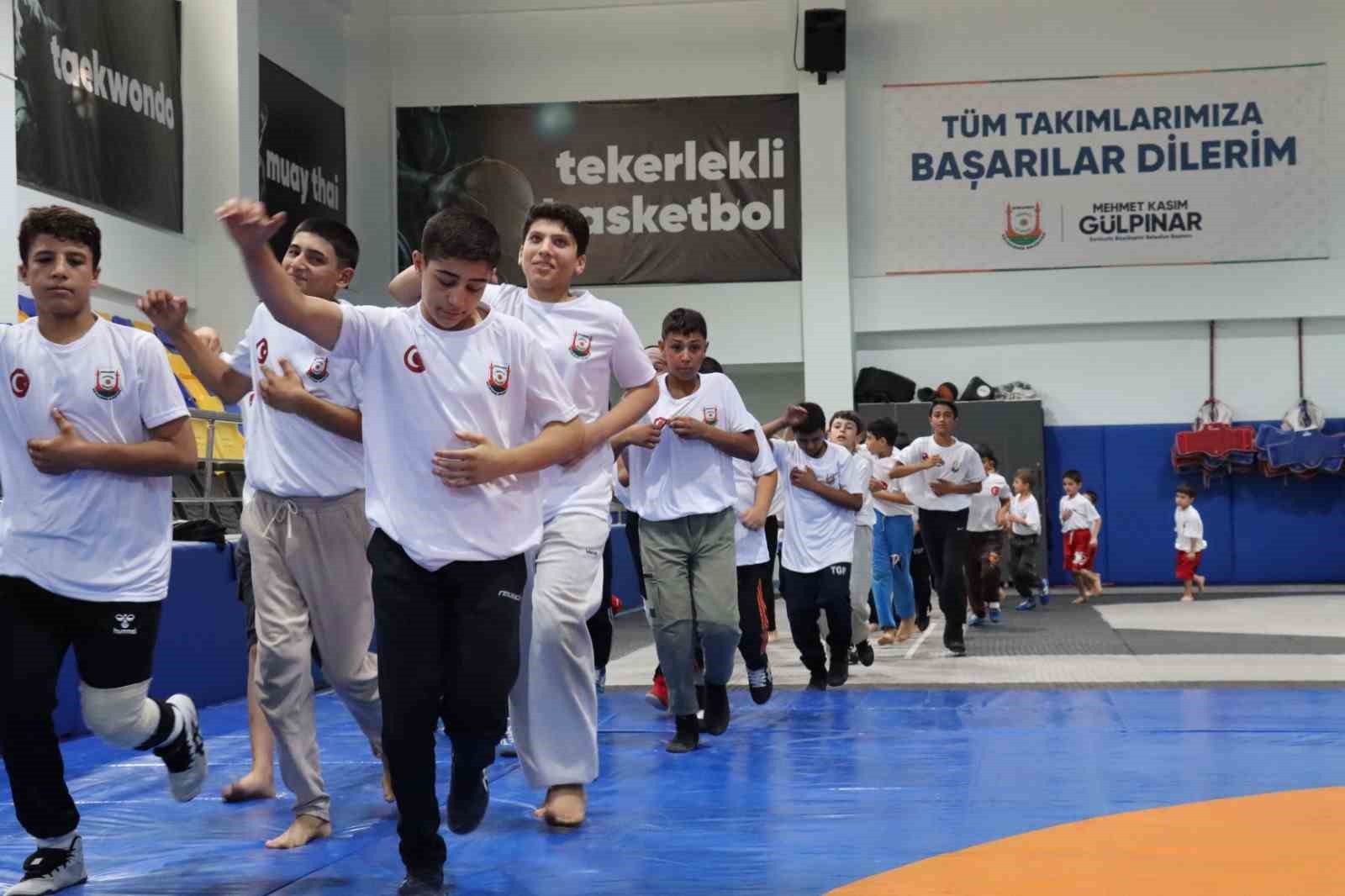 Şanlıurfa’da ata sporu güreşe yoğun ilgi