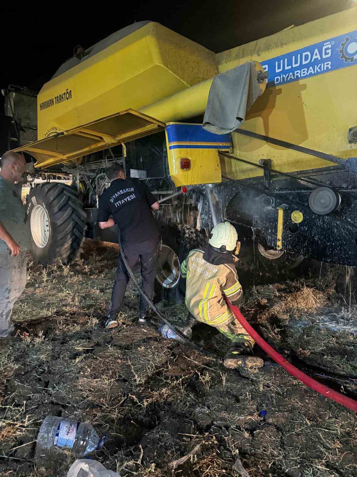 Biçerdöverde çıkan yangın itfaiye ekiplerince söndürüldü