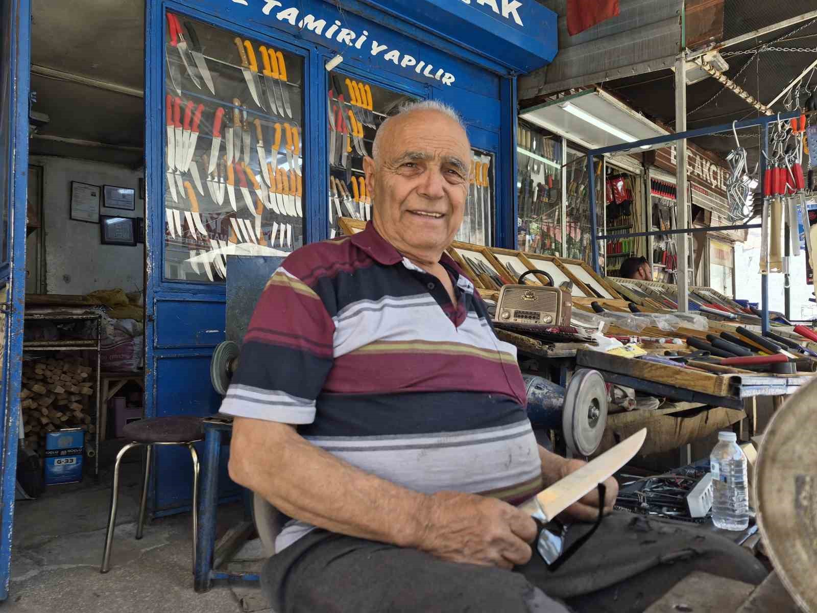 Yarım asırlık dükkanın büyük derdi: "Elimizden her iş geliyor, ama çırak gelmiyor!"