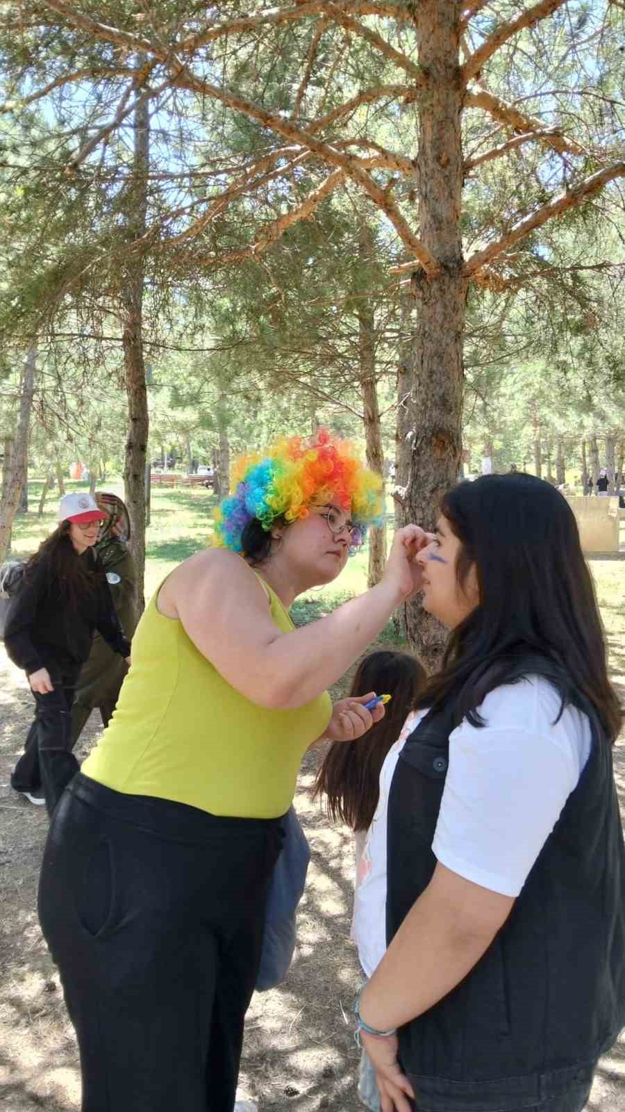 Yetim ve öksüz çocuklar piknikte buluştu