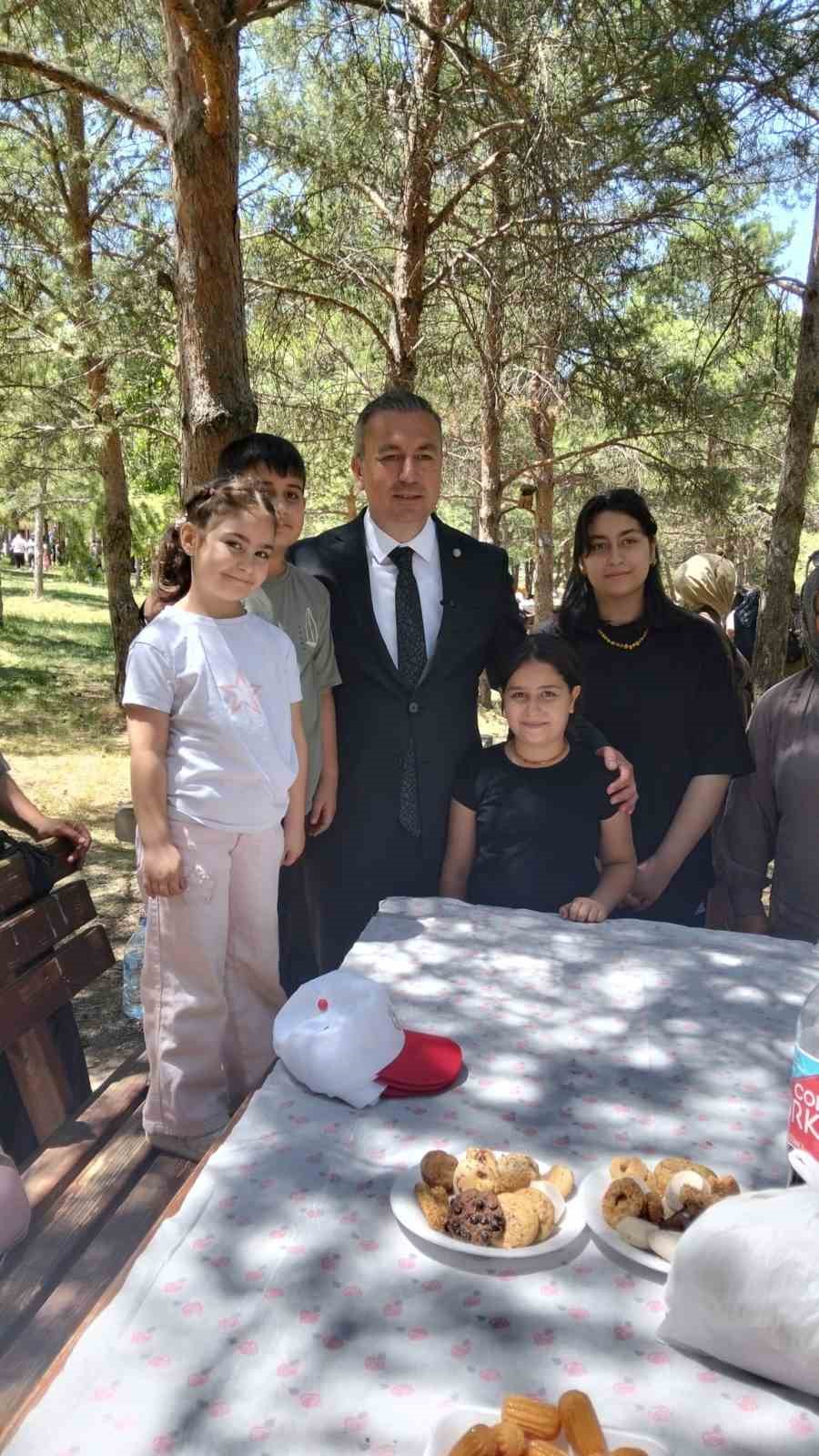 Yetim ve öksüz çocuklar piknikte buluştu