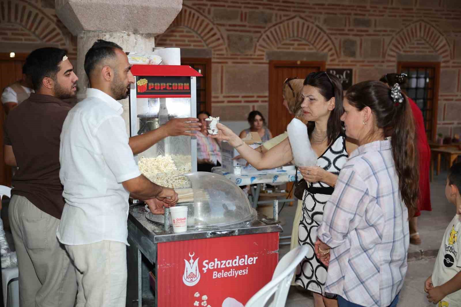 Tarihi Kurşunlu Han’da kadınlar matinesi